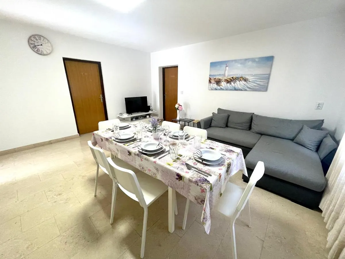 Apartments Ivana & Ante Dramalj 0*,  Croatia